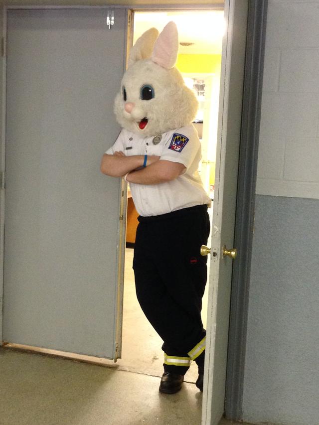 Bunny Breakfast 2014 - Mr. Bunny is ready to help in Prince Frederick!